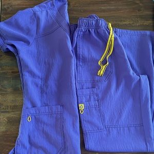 Wonder Wink Women’s Scrubs